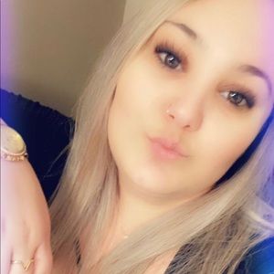 Meet your Posher, Raquel